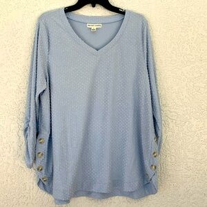 New York Laundry soft v-neck long sleeves top with size buttons size XL